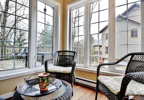 Chalets Alpins- 45 Chemin des Skieurs in Stoneham (QC)