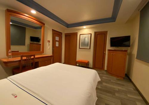 Hotel San Diego – Mexico City, CT
