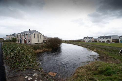 Fishermans Cottage Stunning Two Bedroom with Views close to town