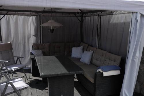 Kert, Comfortable house in quiet area in Luster