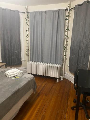 Hollywood Rentals LLC - image 10