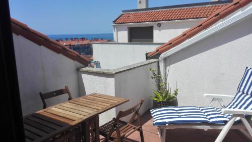 . 2 bedrooms appartement at Porto do Son 300 m away from the beach with terrace