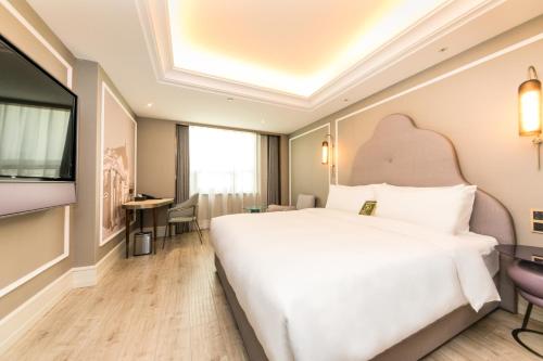 Deluxe King Room room in Mercure Xian City Centre