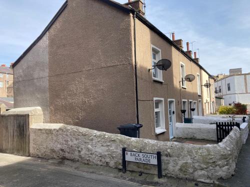 Beachside Cottage - Delightful 3 Bedroomed Cottage - image 2