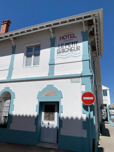Hotel Le Petit Baigneur Palavas Plage - image 9