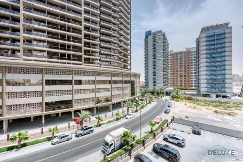 Gentle Studio in Uniestate Sports Tower Dubai Sports City by Deluxe Holiday Homes, Dubai (photo 8)