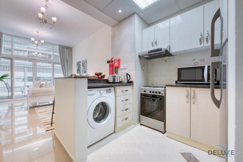 Gentle Studio in Uniestate Sports Tower Dubai Sports City by Deluxe Holiday Homes, Dubai (photo 4)