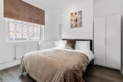 Staywhenever TS- 4 Bedroom House, King Size Beds, Sleeps 9 gîte à louer Milton