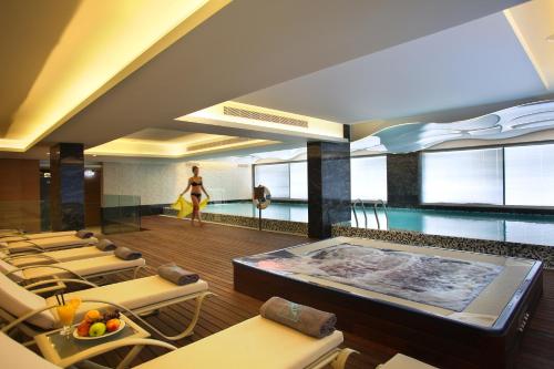 Olympic Residence Deluxe Apartments - image 4