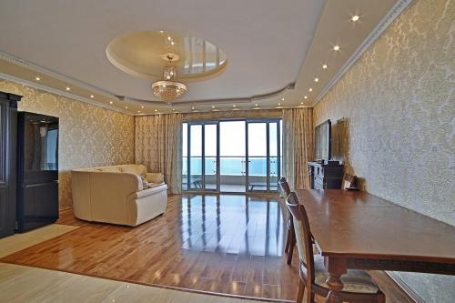 Ideal house apart