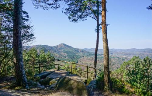 Stunning Apartment In Hinterweidenthal With House A Mountain View