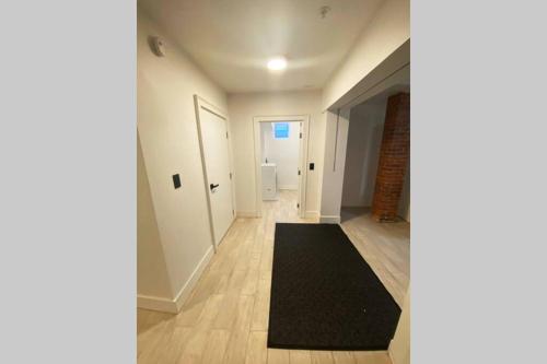 Ultra cool new modern flat