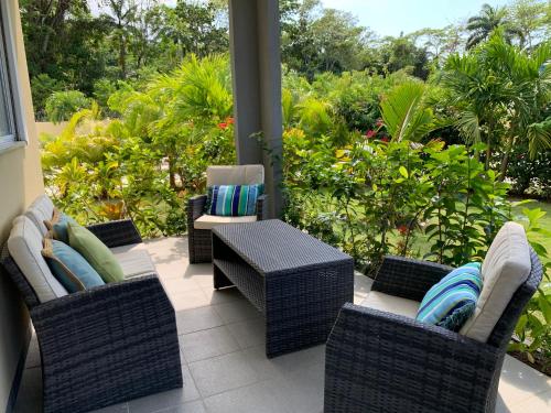 บริการและสิ่งอำนวยความสะดวก, The Marina Villa de Sonja in โอโค ริโอส
