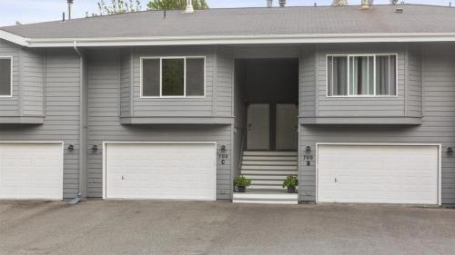 OceanView Townhouse - image 2