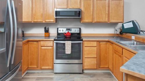 OceanView Townhouse - image 11