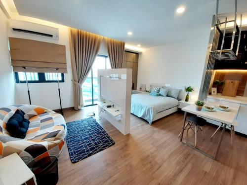 B&B Cheras - Symphony Tower Studio # 4 with balcony - Bed and Breakfast Cheras