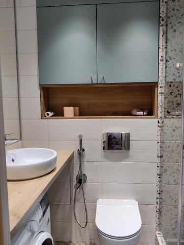 Apartment on Bohdana Havrylyshyna - image 4