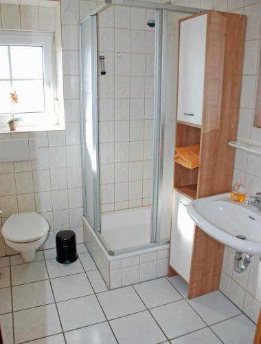 Ferienwohnungen zum Neuensiener See P 551m von Lancken-Granitz entfernt