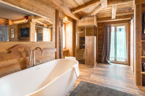 John Luxury Suites 2