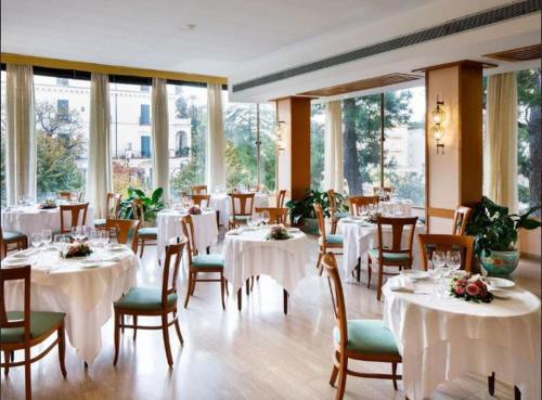 Grand Hotel Cesare Augusto Set in a prime location of Sorrento, Grand Hotel Cesare Augusto puts everything the city has to offer just outside your doorstep. Offering a variety of facilities and services, the hotel provides all 