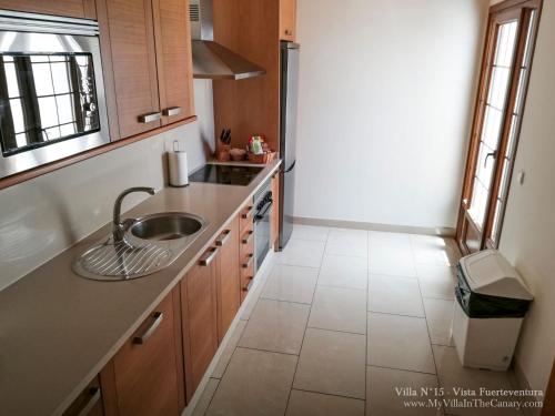 Luxury Villa With Private Heated Pool and jacuzzi Oceano - image 3