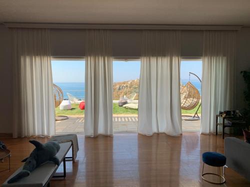BEDWAVE Seaside Mansion – Piraeus, PA
