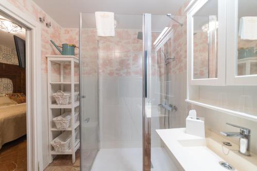 Rey Don Pedro Luxury Home - image 13