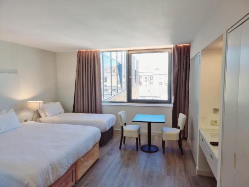 Axiom Park Hotel - image 11