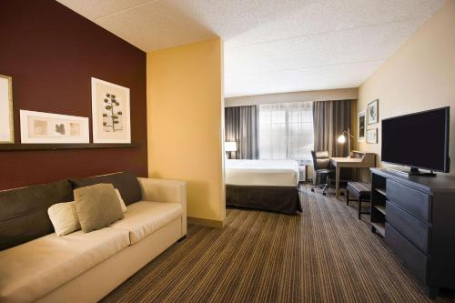 Comfort Inn & Suites St Paul Northeast