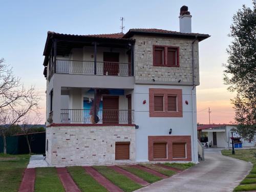  Caryatis Ntoridis Studios & Apartments in Afitos in Afytos