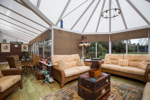 Chestnut Grove Bed And Breakfast in Norwich International Airport