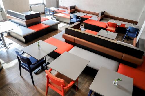 Comfort Hotel Grand Central - image 6