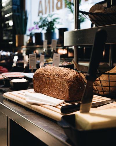 Comfort Hotel Grand Central - image 9