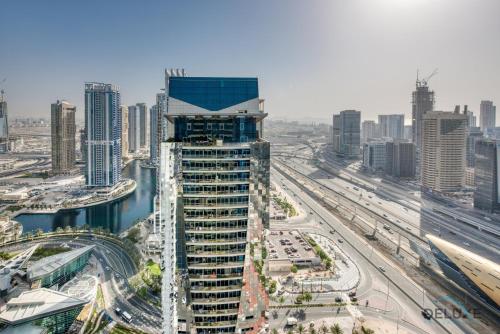 Radiant 2BR in Lake City Tower JLT by Deluxe Holiday Homes