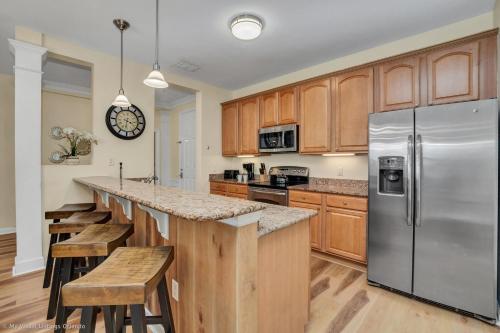 Polished Luxurious Condo in Vista Cay Near Themed Parks! #2VC206 - image 5