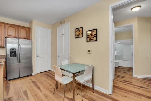 Polished Luxurious Condo in Vista Cay Near Themed Parks! #2VC206 - image 6
