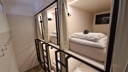 Cabin HOSTEL 4