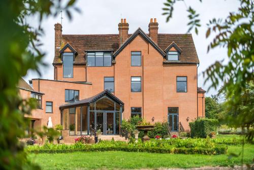 . Guildford Manor Hotel & Spa