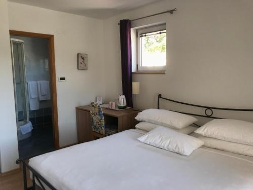 Pink Inn - image 6