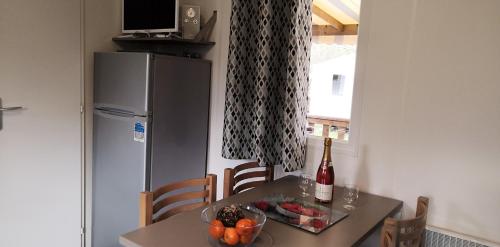 Bungalow de 2 chambres avec piscine partagee terrasse amenagee et wifi a Onzain - Location saisonnière - Veuzain-sur-Loire