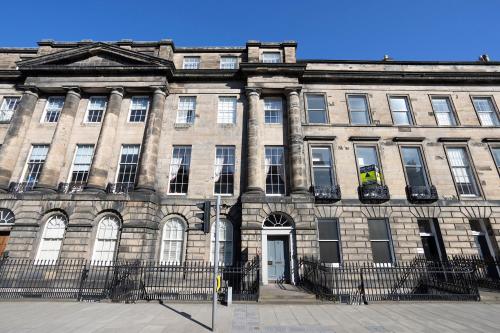 JOIVY Splendid Apartment in New Town, Edinburgh