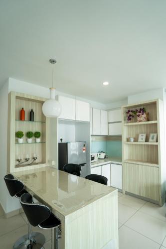 新關仔角的海景公寓 City & Seaview Condo @ Gurney, Georgetown