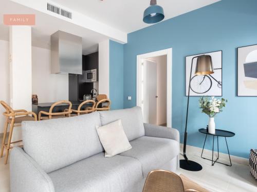 Limehome Sevilla Calle Torcuato Luca de Tena - Digital Access - Seville