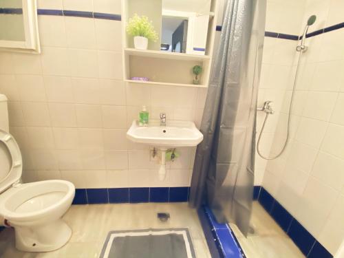 Thisio Loft - image 6