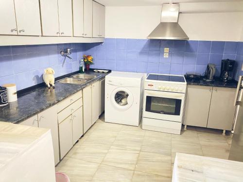 Thisio Loft - image 3