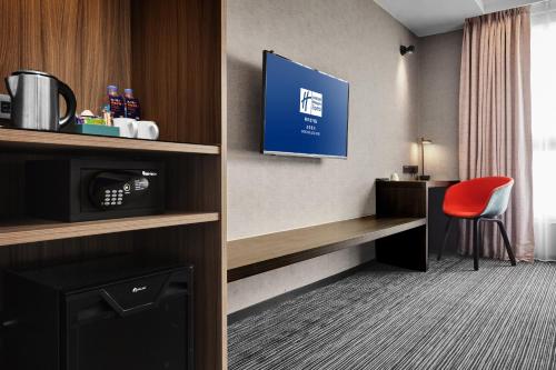 Standard Room image 4