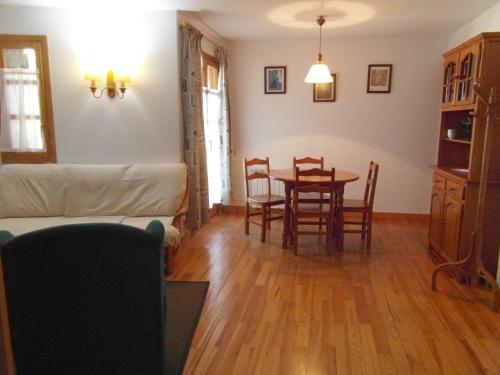 B35 - Edif. Sayo IV Apartamento - Villmor, Benasque (Foto 9)
