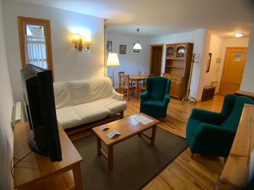 B35 - Edif. Sayo IV Apartamento - Villmor, Benasque (Foto 6)