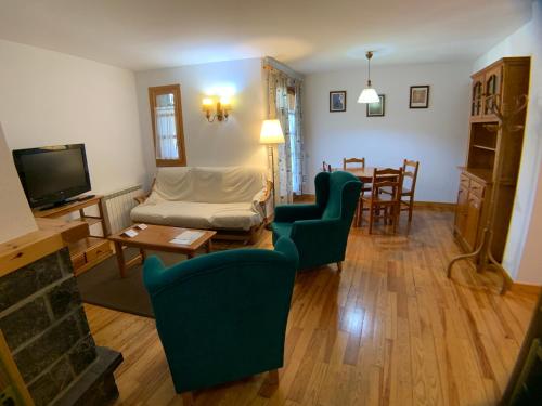 B35 - Edif. Sayo IV Apartamento - Villmor, Benasque (Foto 8)