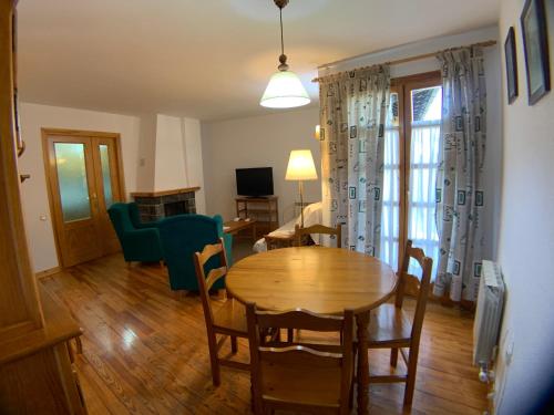 B35 - Edif. Sayo IV Apartamento - Villmor, Benasque (Foto 10)